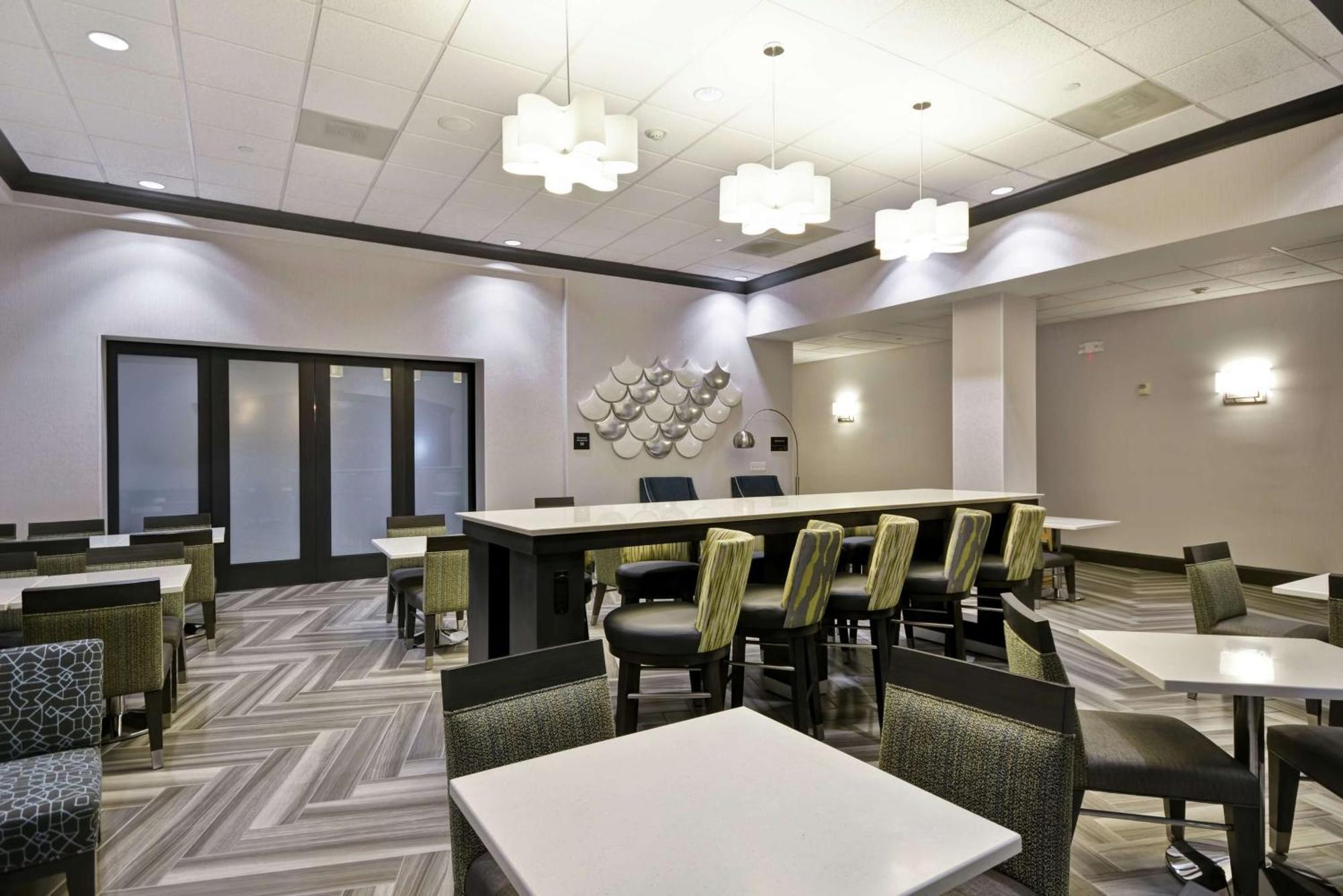 Hampton Inn & Suites Los Angeles Burbank Airport Buitenkant foto